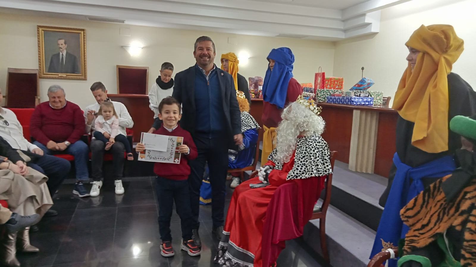 Los Reyes Magos visitan a los niños del Colegio de la Abogacía