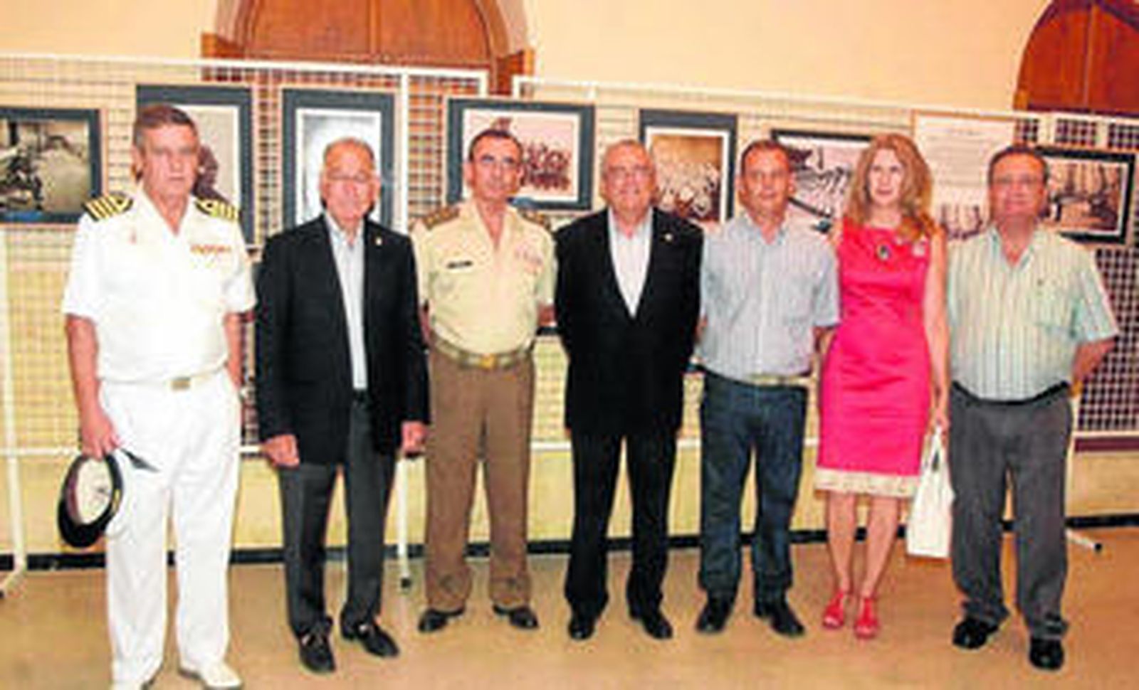 Gabriel Amat con Andrés García Lorca, Javier Soriano, Blas Romero, María Dolores Ortega y José Gutiérrez.