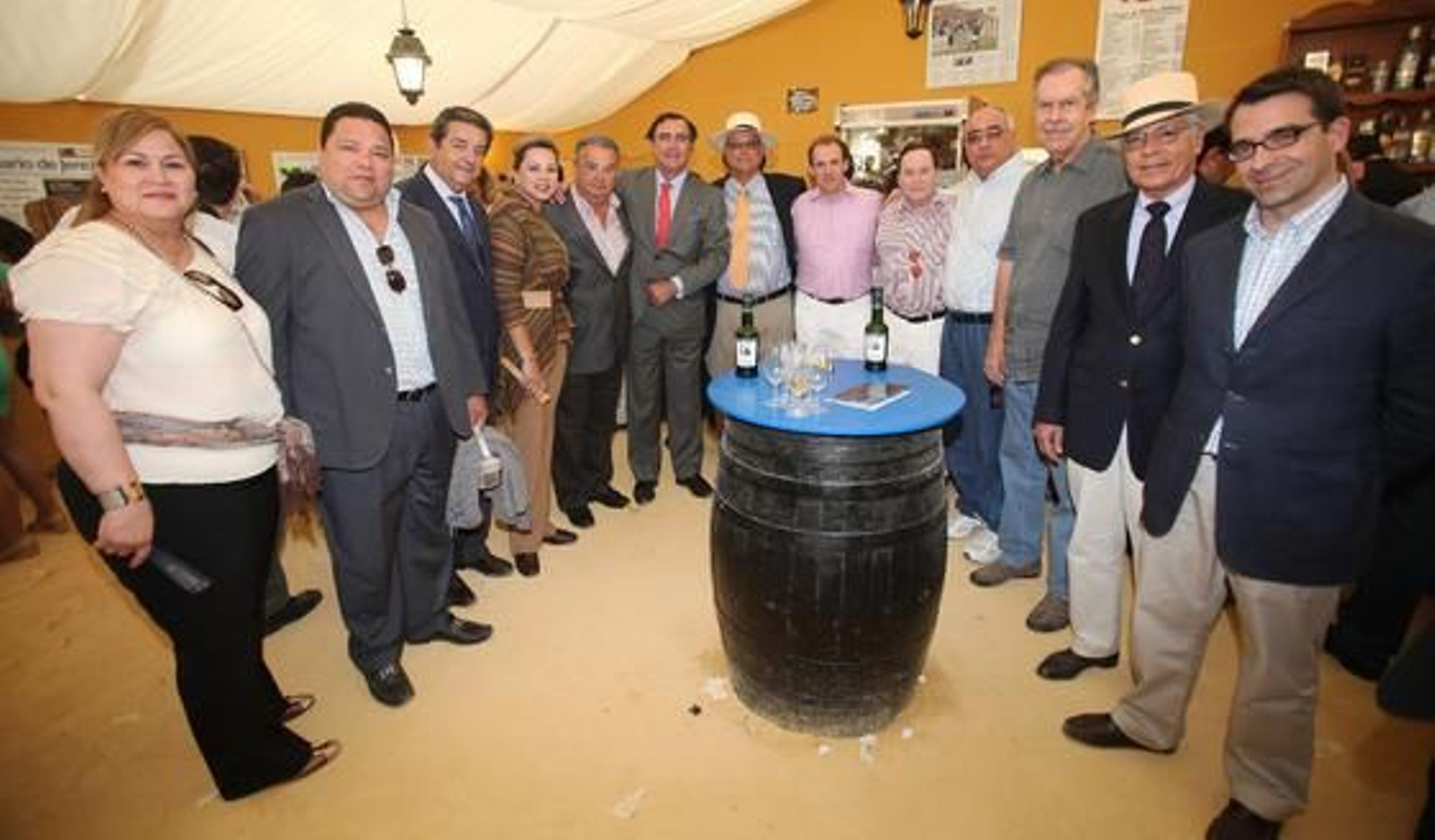 José Ramón Estévez; José María González Valverde; los empresarios nicaragüenses César Augusto y Carlos Reynaldo Lacayo; Winston Lacayo, René Terán, Ricardo Sagreda y Marc Catalán, entre otros amigos en la caseta.

Foto: Vanesa Lobo