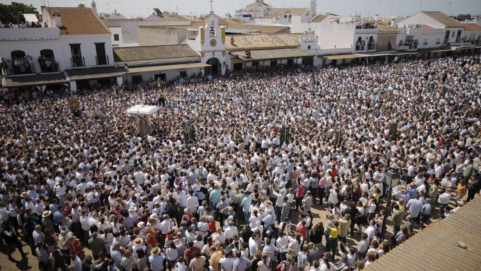 Procesión de la Virgen en la Aldea