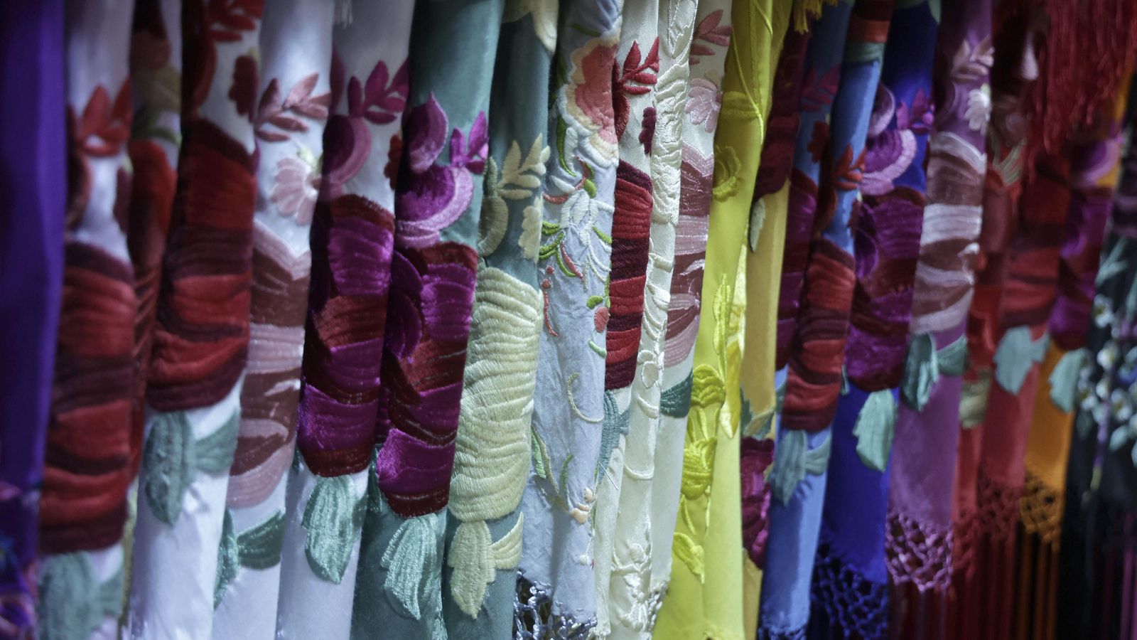 Mantoncillos de la nueva colección de moda flamenca de El armario de Paola.