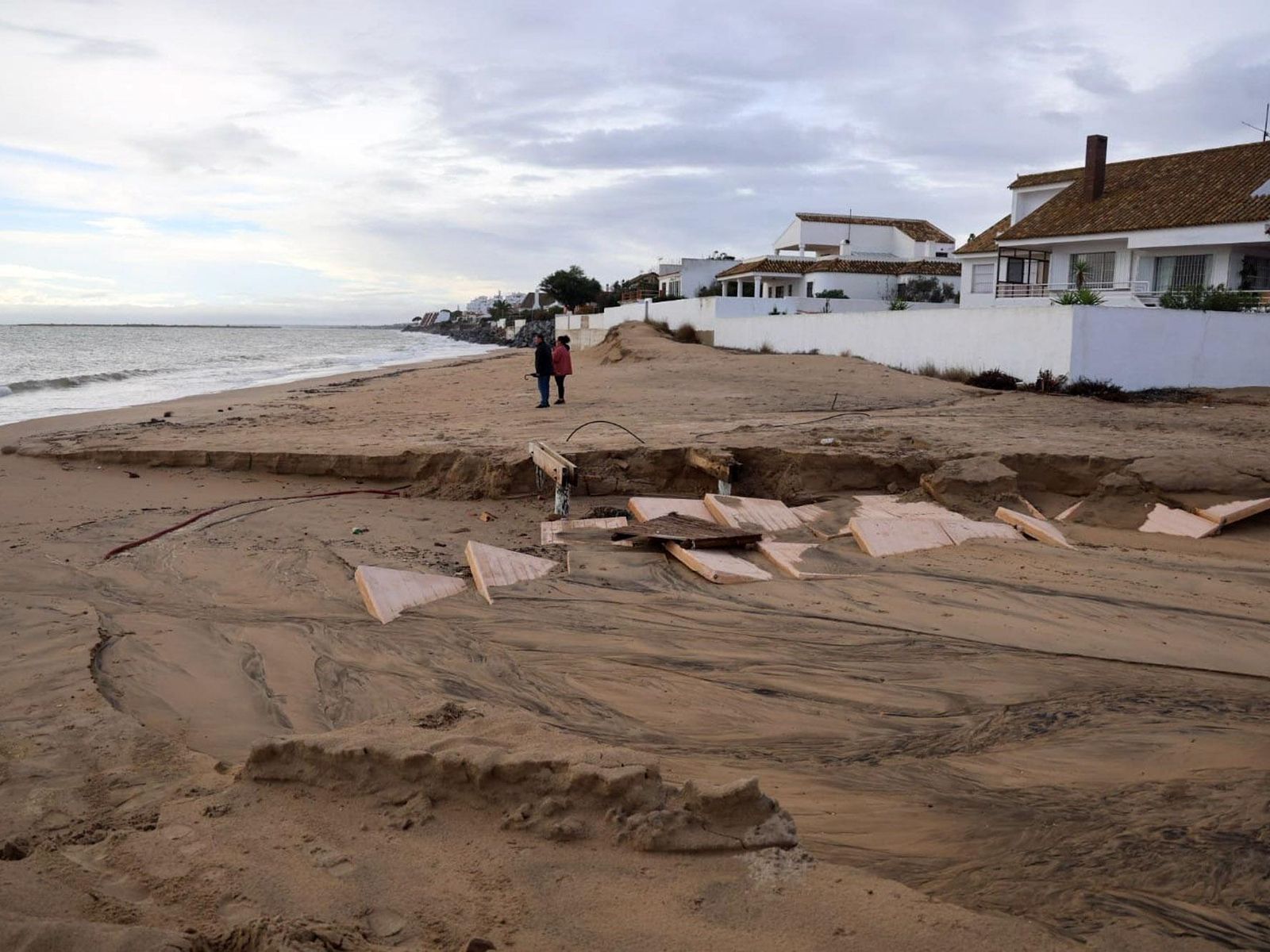 La playa de El Portil, en Punta Umbría, también ha resultado afectada