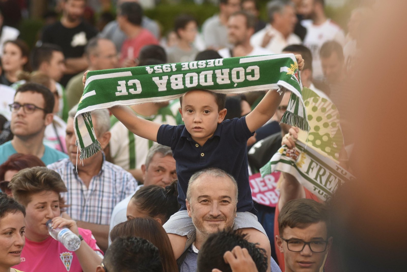 Las fotos de la fiesta del ascenso del Córdoba CF Futsal en las Tendillas.