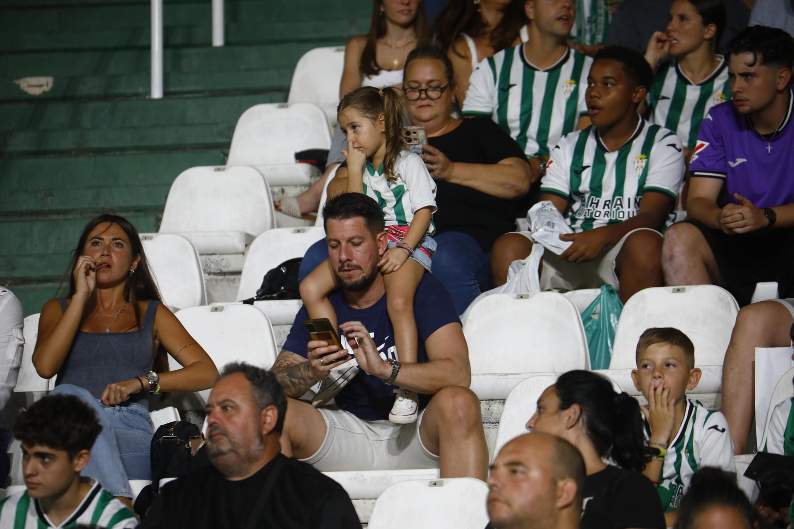 Las mejores fotos del ambiente en El Arcángel para el Córdoba CF - Castellón