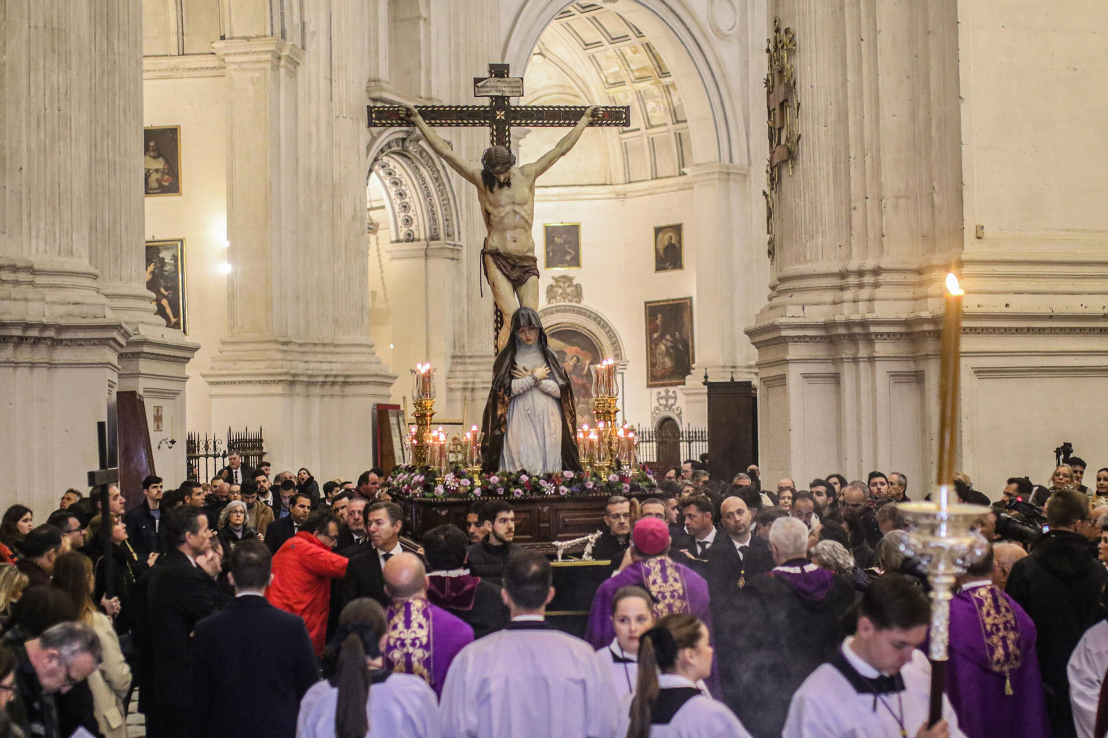 Fotogalería | El vía crucis de las cofradías de Granada en imágenes