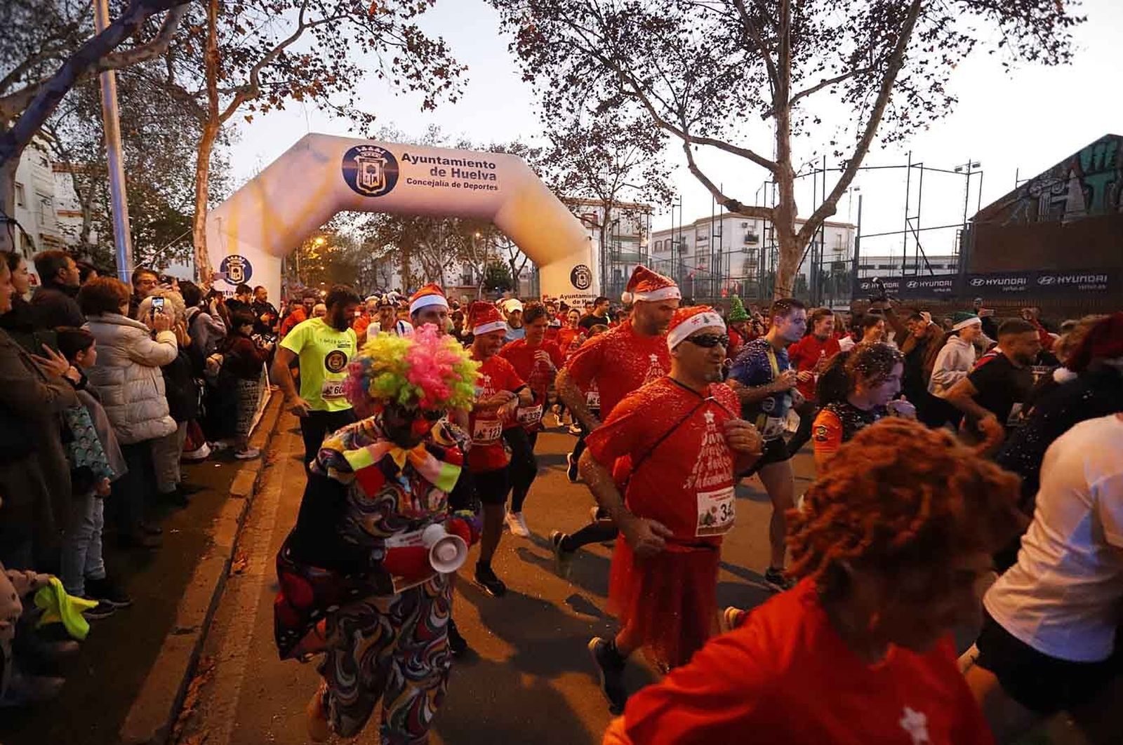 Imágenes de la carrera de San Silvestre en Huelva