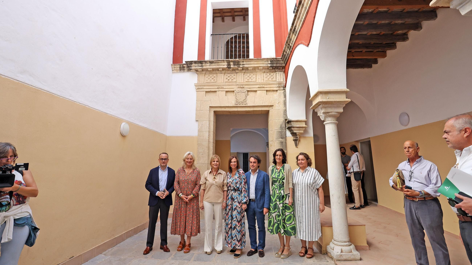 Visita a la rehabilitación de viviendas en calle Ramón de Cala en Jerez