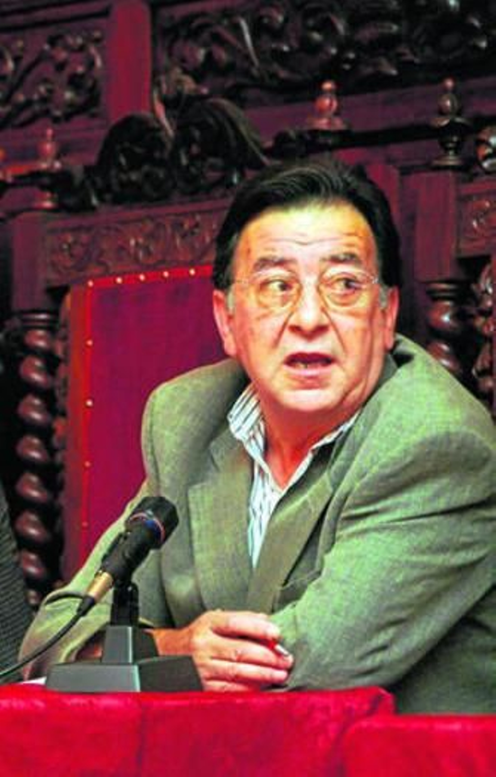 Emilio Lechuga, en un Pleno en Ayamonte en 2004.