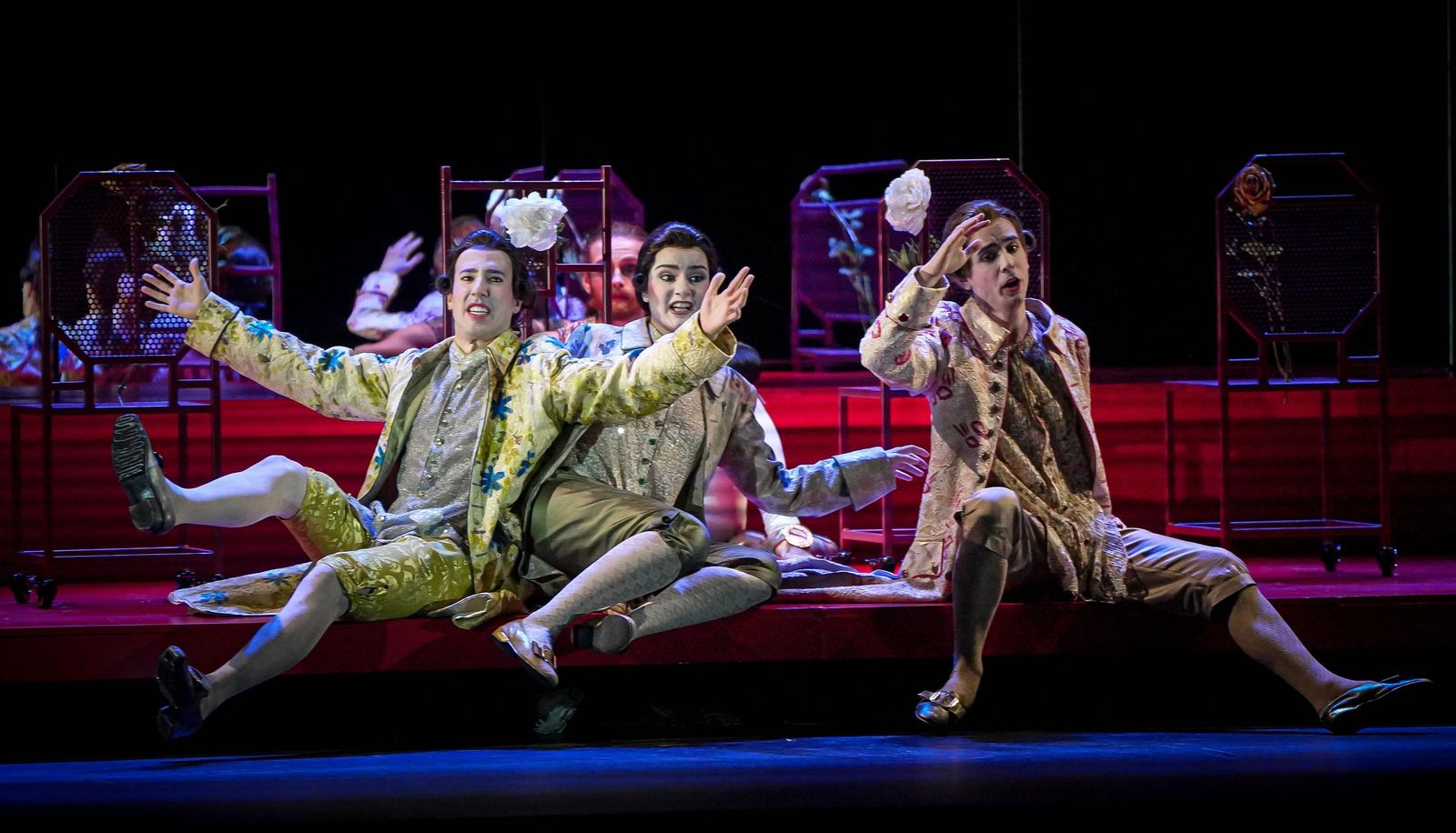 Imágenes de la ópera 'I Tre Gobbi' en el Teatro Villamarta