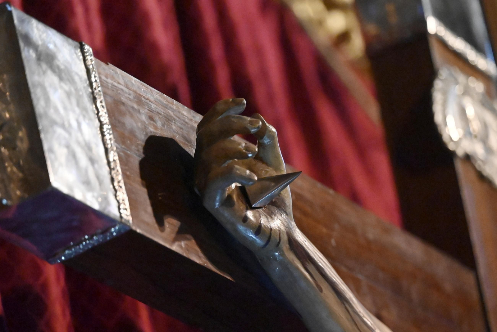 Las mejores fotos del acto de veneración en San Agustín al Cristo de San Álvaro de Córdoba