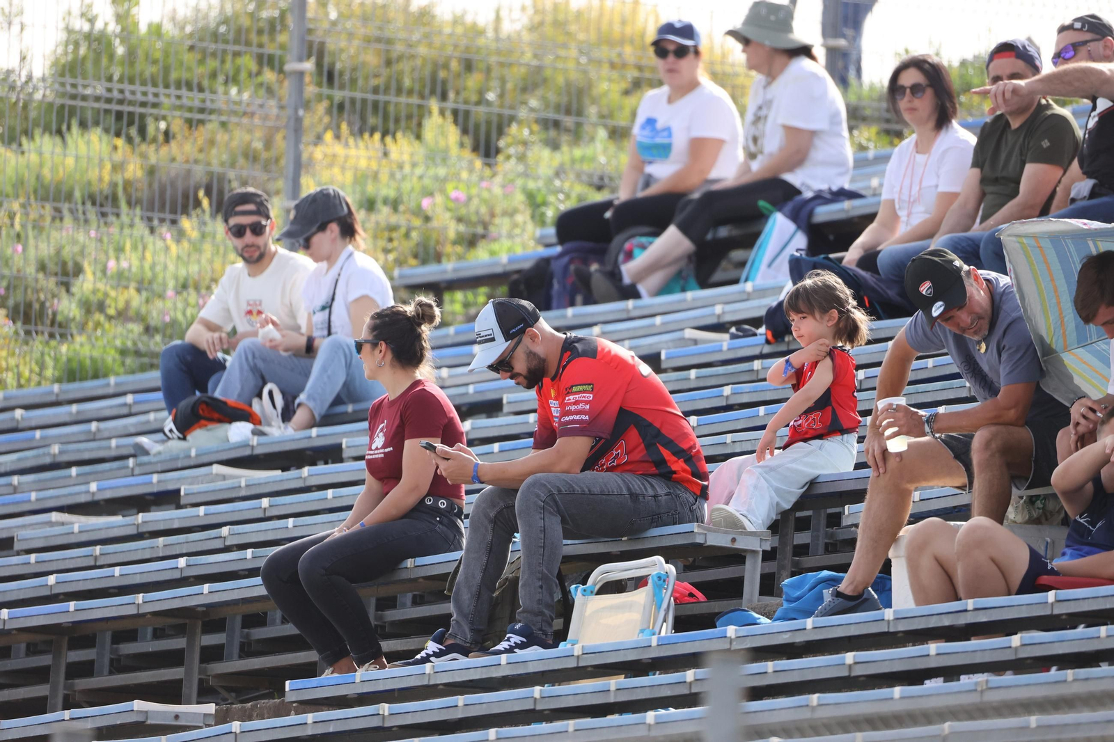 Ambiente del viernes en las gradas del Circuito de Jerez - Ángel Nieto