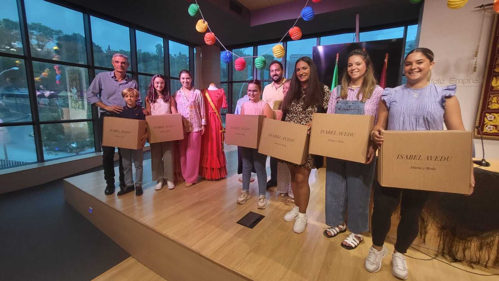 El alcalde con las molineras de la feria de San Miguel.