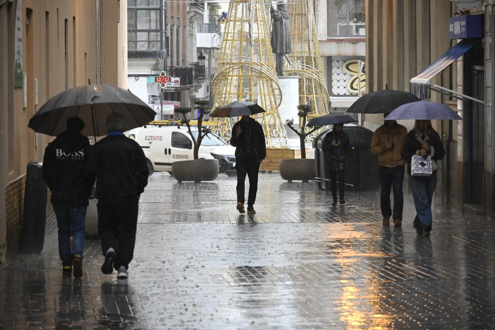 Imágenes de la lluvia de hoy en Huelva