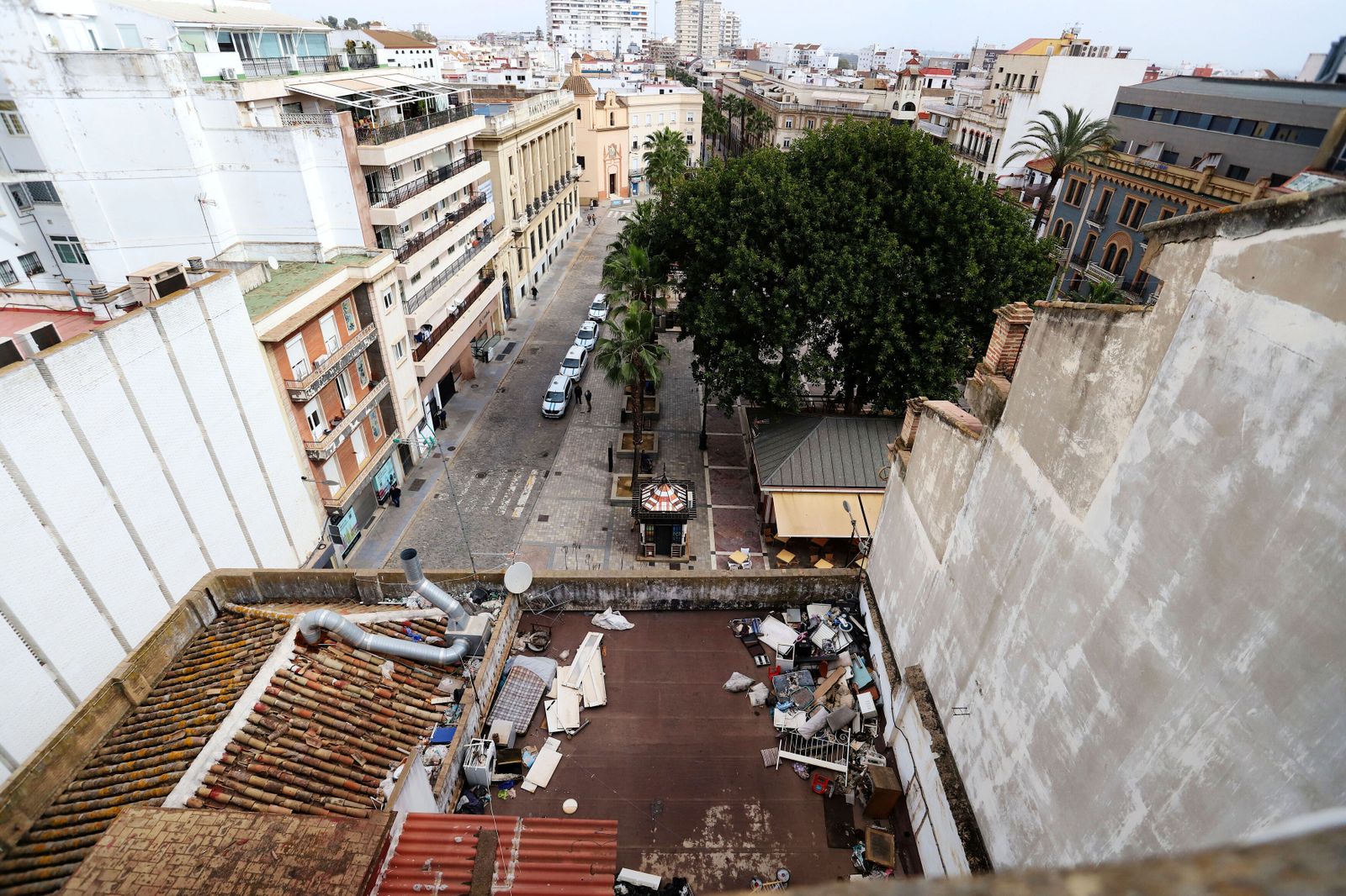 Un edificio okupa desalojado en la Plaza de las Monjas de Huelva