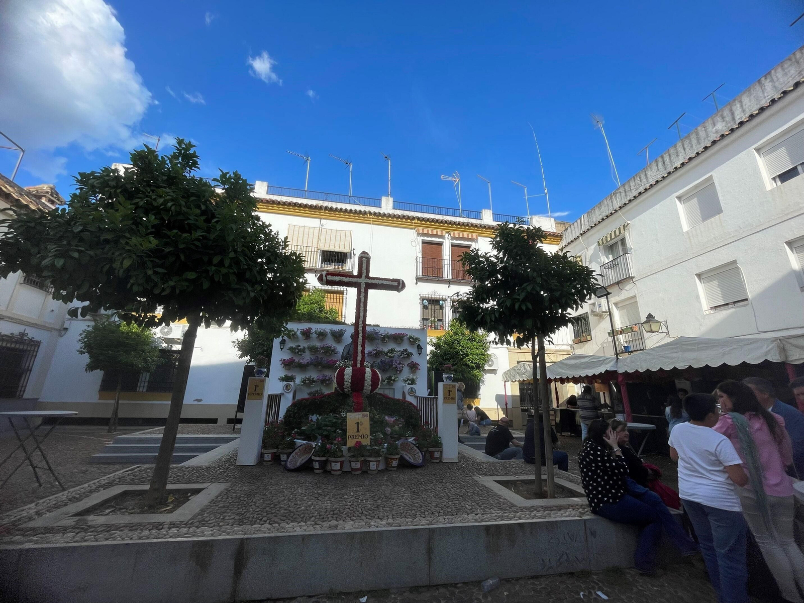 Cruz de la Hermandad de Nuestro Padre Jesús Nazareno. Las Cruces ganadoras del concurso municipal de Córdoba 2024, en imágenes