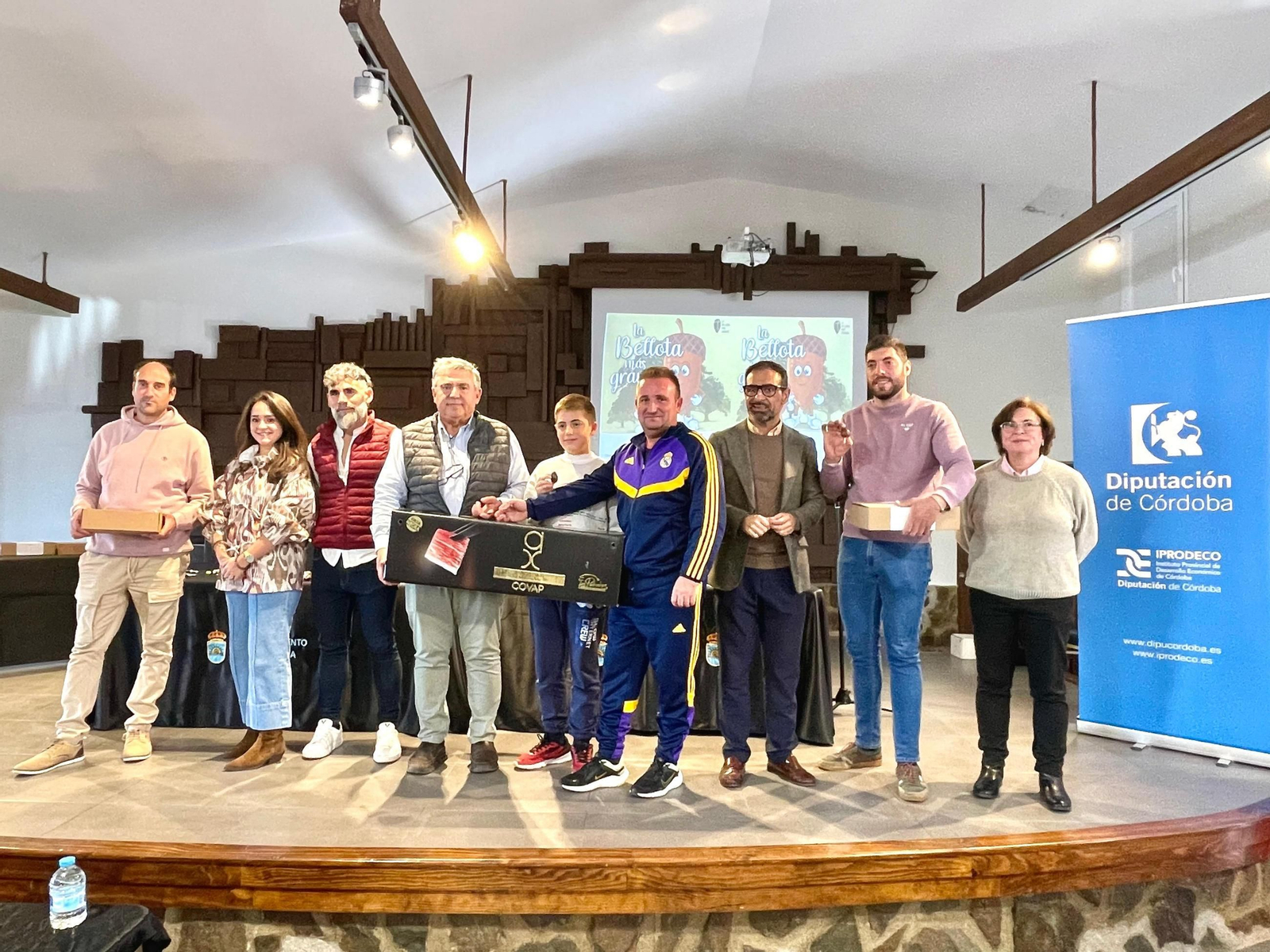 Entrega de premios del concurso de la bellota más grande de Los Pedroches.