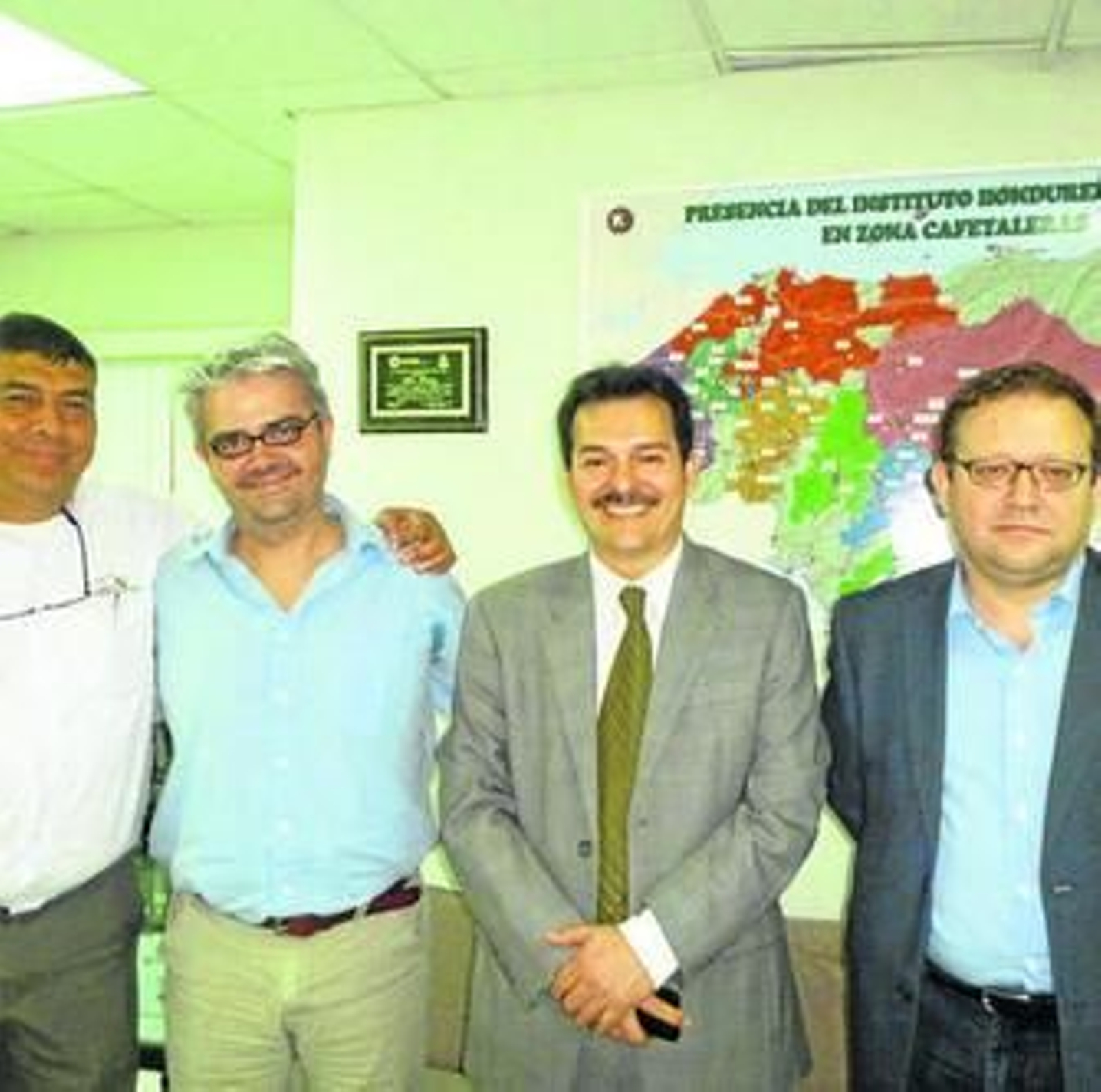 Pedro Caldentey (a la derecha), en Honduras durante una actividad de 2013.