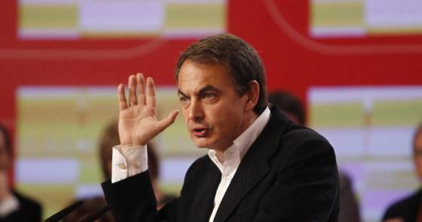 Zapatero, durante su discurso. / Antonio Pizarro