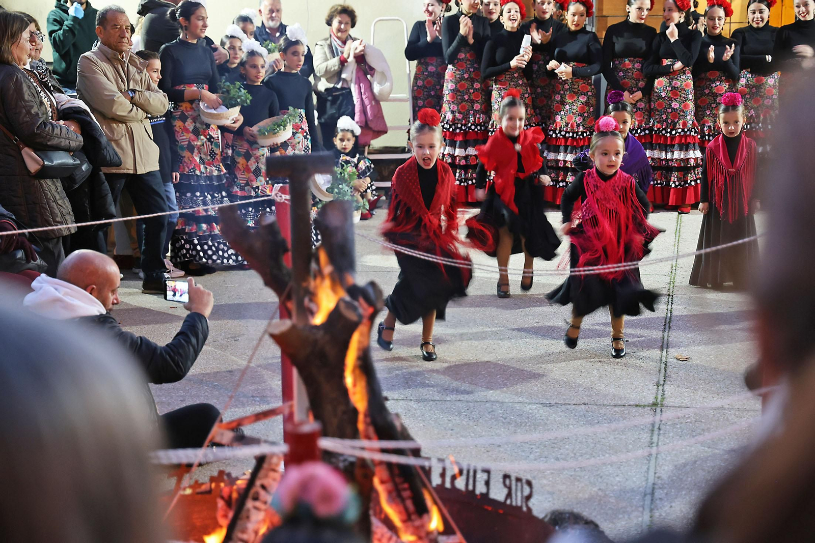 Imágenes del ambiente en la Zambomba Sor Eusebia