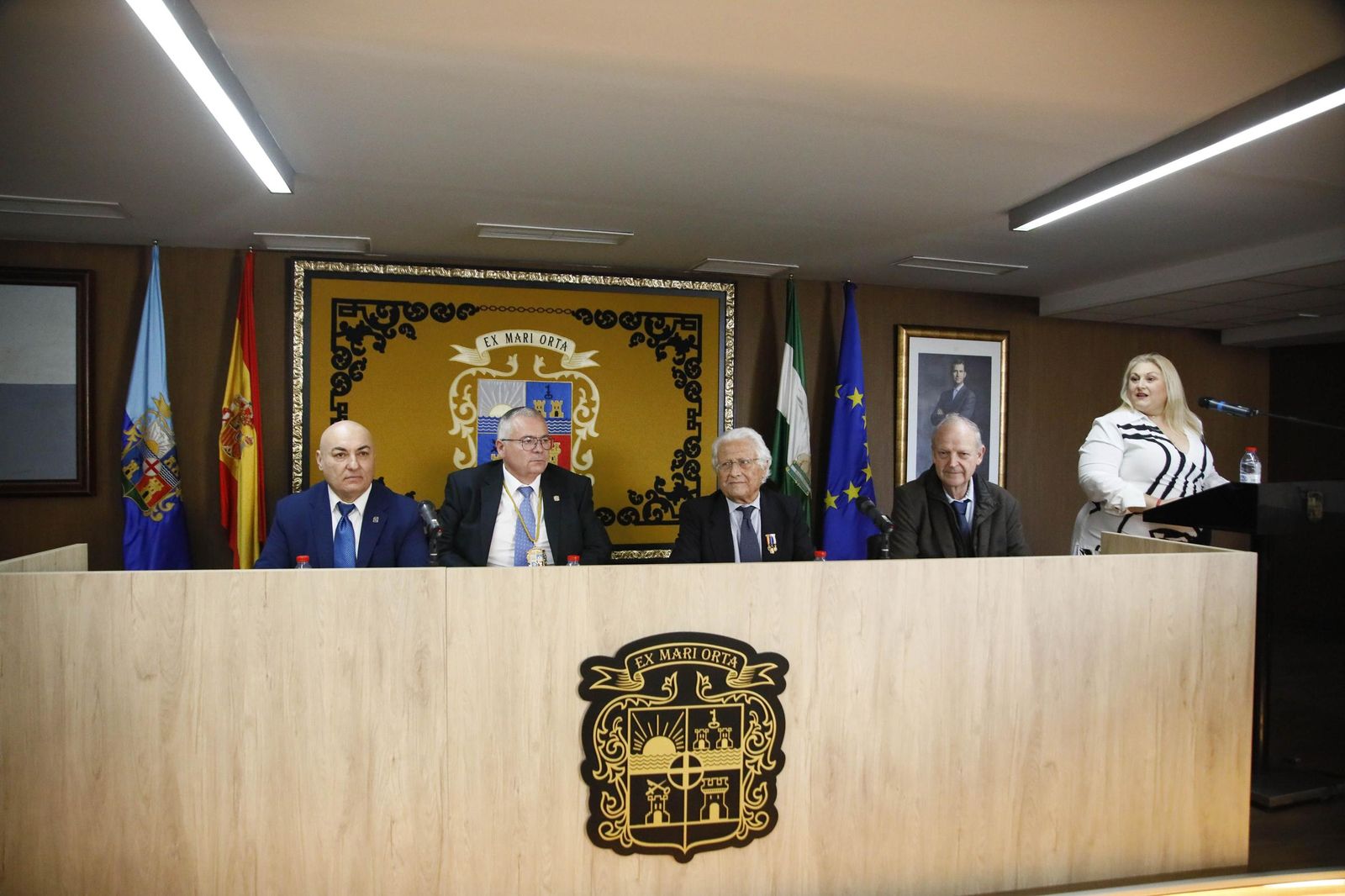 Las imágenes del nombramiento de hijo predilecto de Garrucha a José María Martínez de Haro