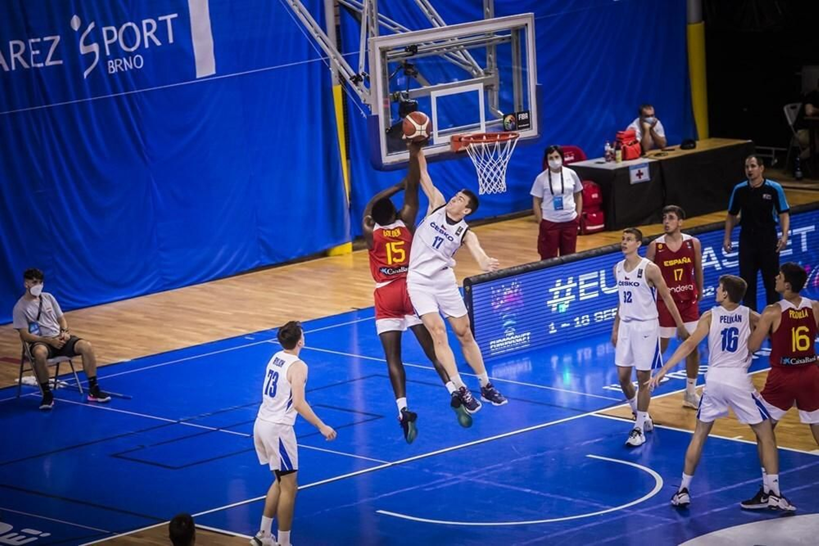 Fotos: los cinco 'malagueños' con España sub 20 en Brno