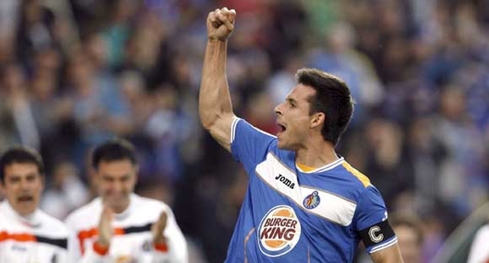 El club hace oficial los fichajes de Del Moral y Trochowski