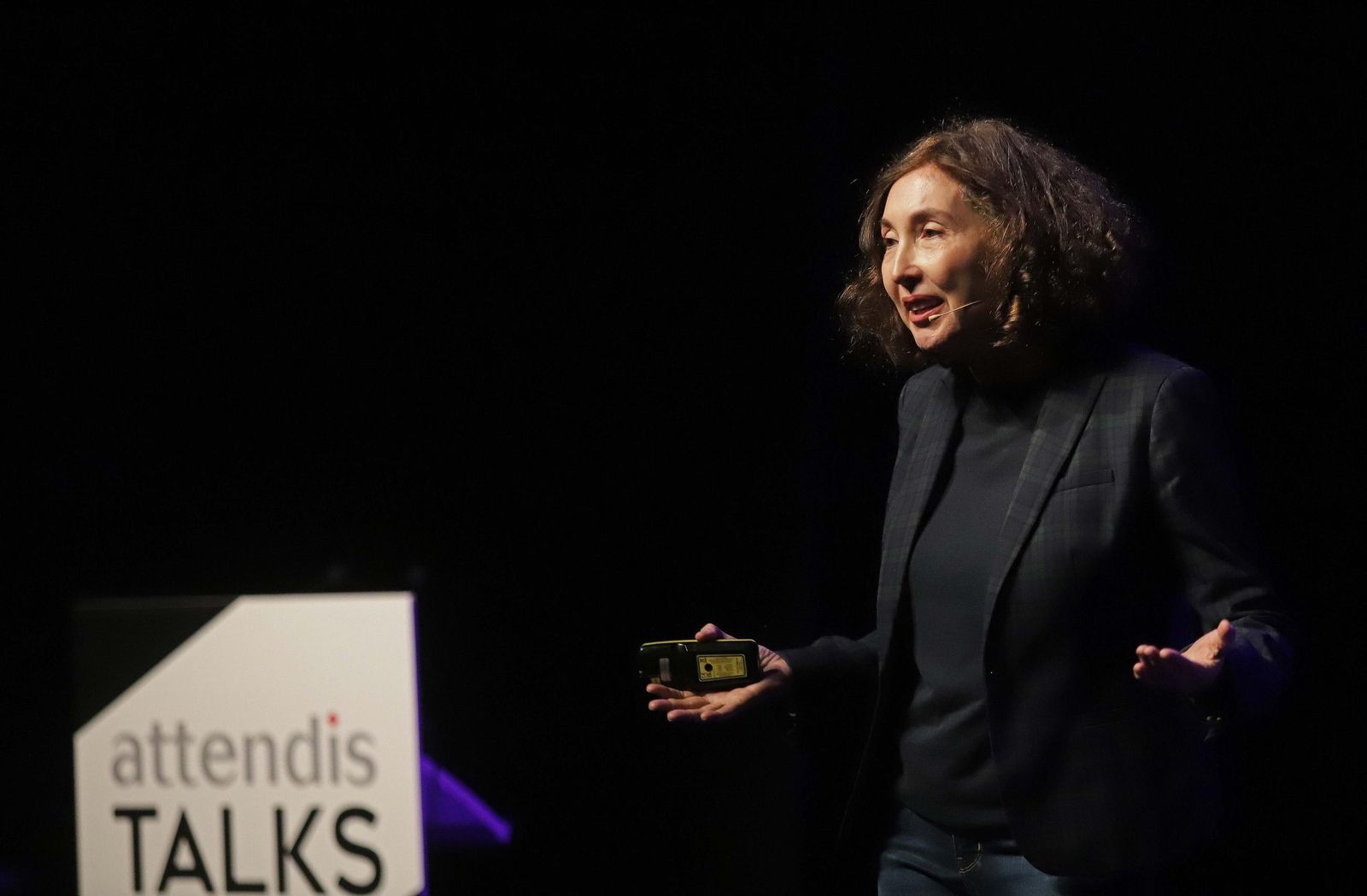 Elsa Punset defiende el optimismo inteligente en el ciclo Attendis Talks en Algeciras