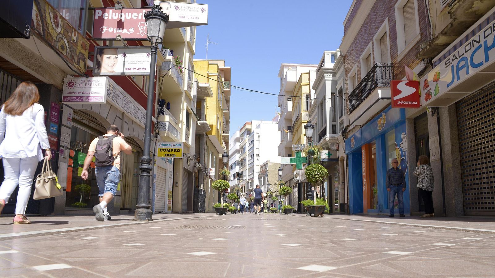 La calle Real de La Línea de la Concepción.