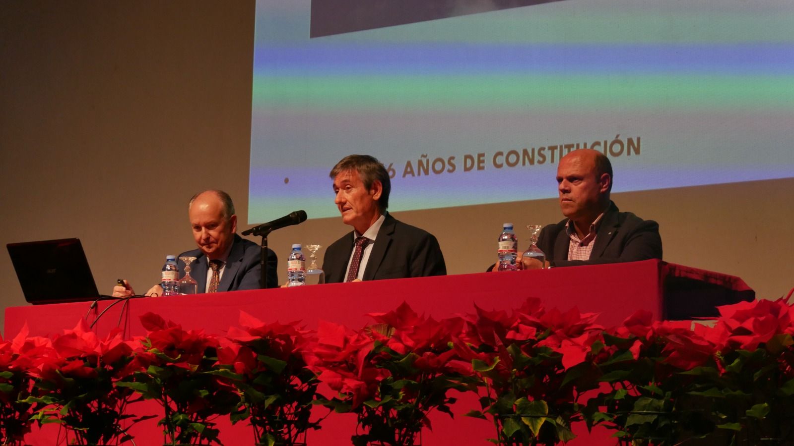 Momento de la presentación, a cargo del alcalde.