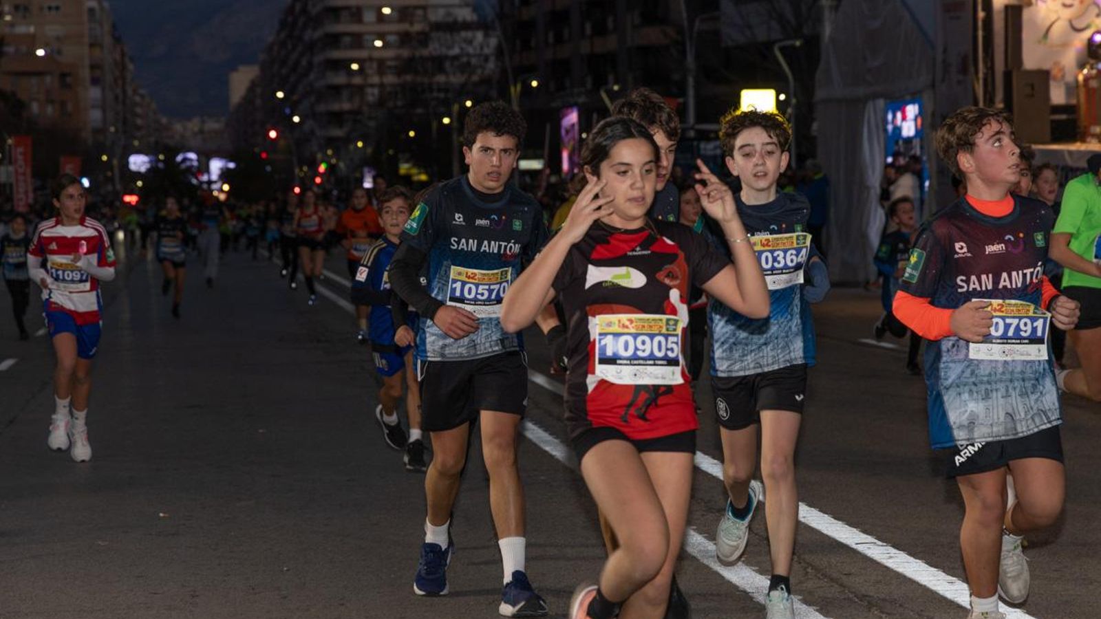 En imágenes: más de 1700 participantes en la Carrera Infantil de San Antón