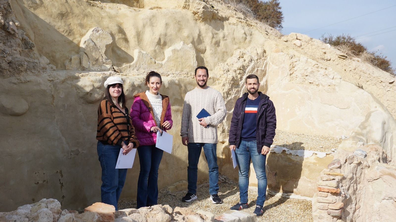 Visita institucional al desarrollo de los trabajos en el Parque Arqueológico de Bayra.