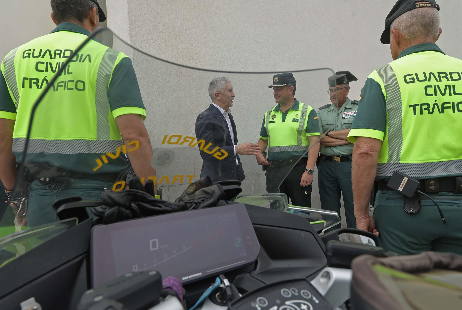 Fotos de la visita de Grande - Marlaska al dispositivo de la OPE en el Puerto de Tarifa