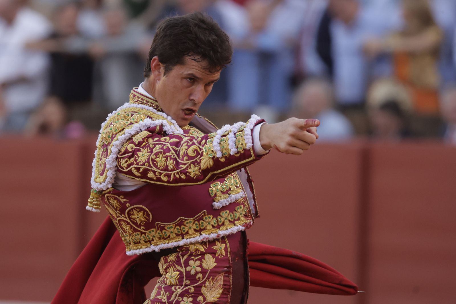 Las Imágenes de la cuarta corrida de abono en la Maestranza de Sevilla