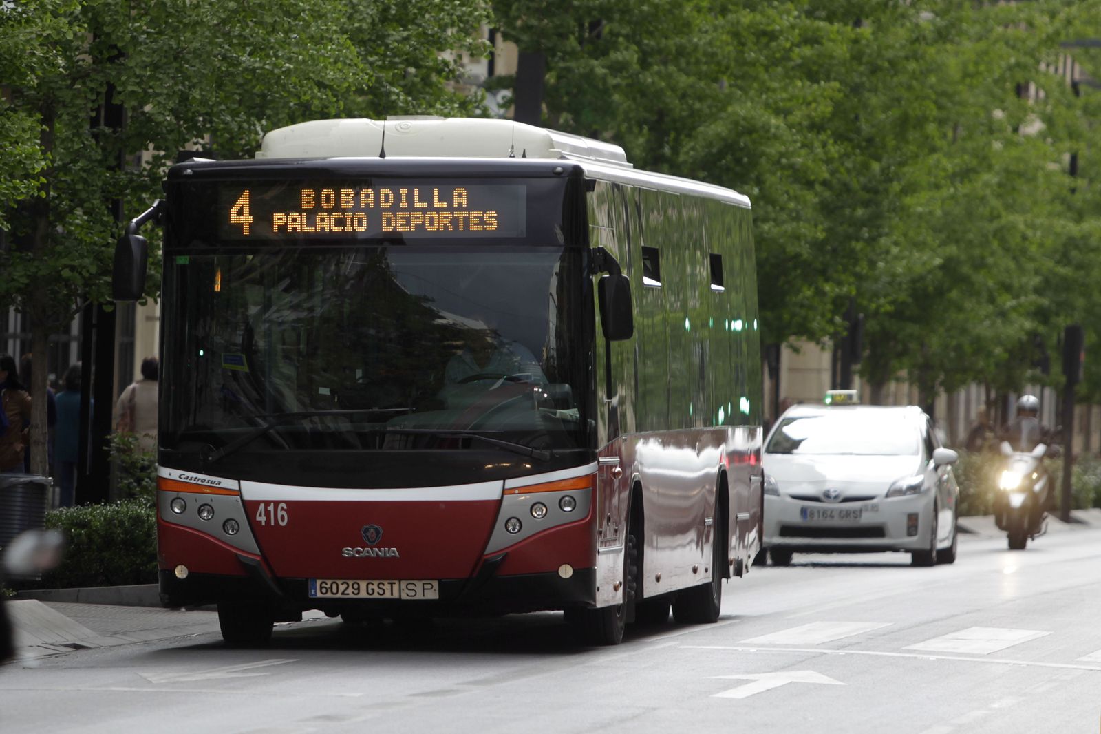 La capacidad del transporte público se reduce a la mitad