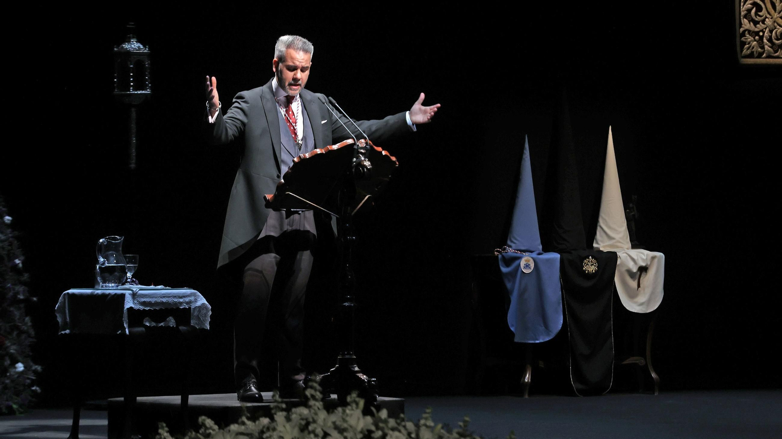Imágenes de David Puerto en su pregón de Semana Santa 2025 en Jerez