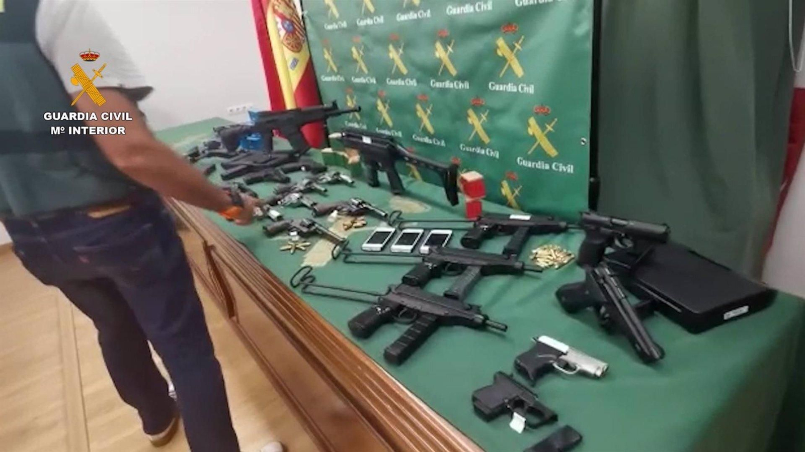 Armas intervenidas en la operación.