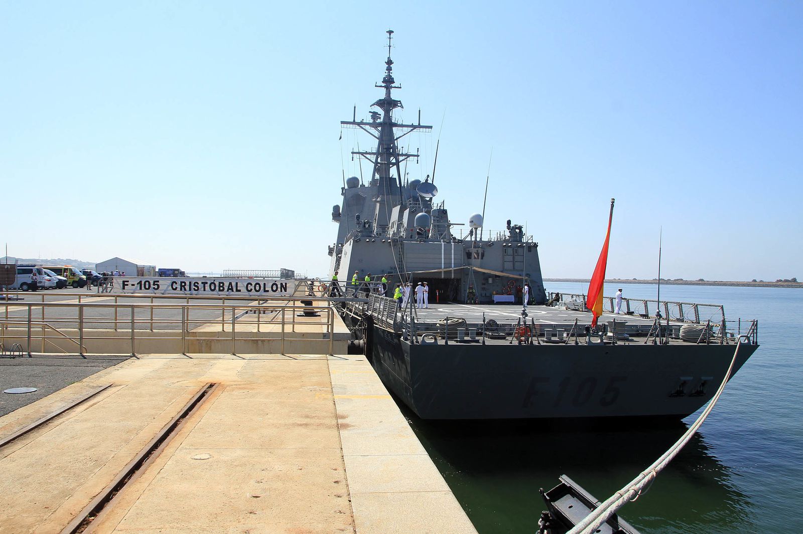 Imágenes de la Fragata Cristóbal Colón F-105