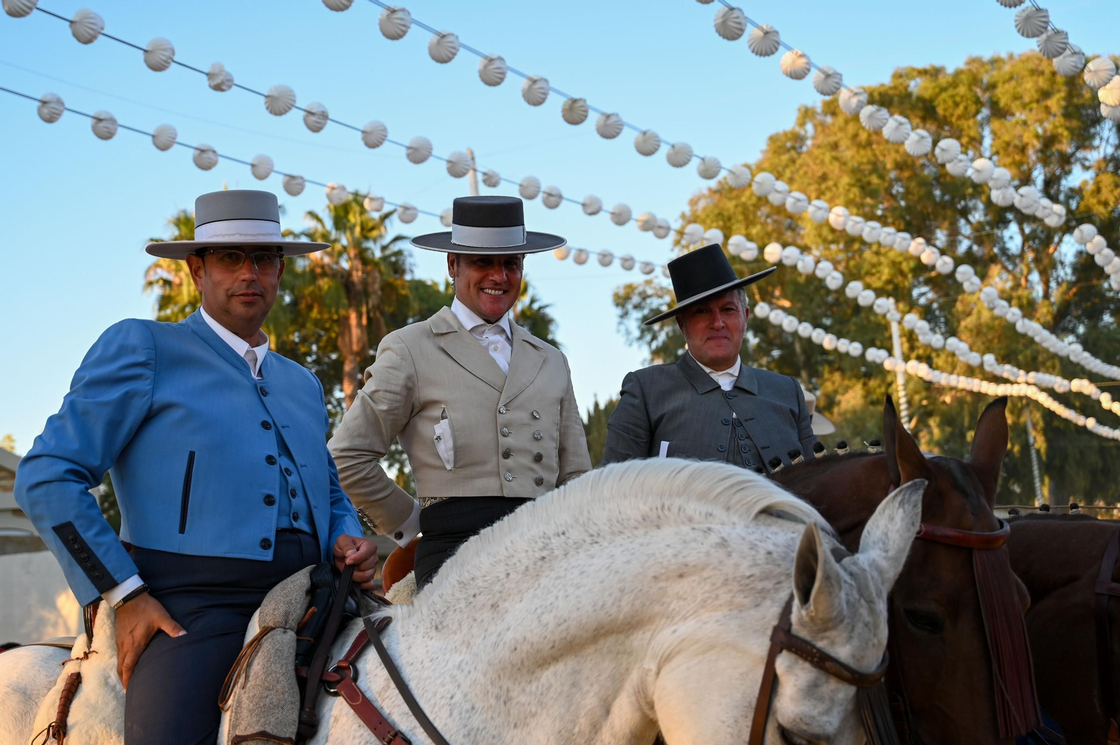 Imágenes del ambiente nocturno del 11 de octubre en la Feria del Caballo 2025