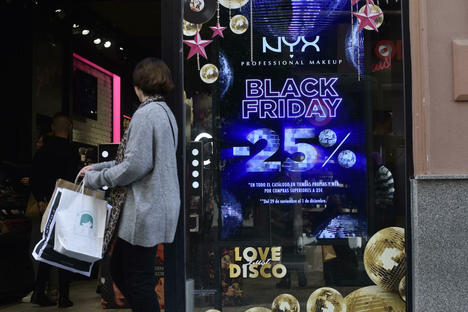 Los sevillanos inundan las tiendas este Black Friday