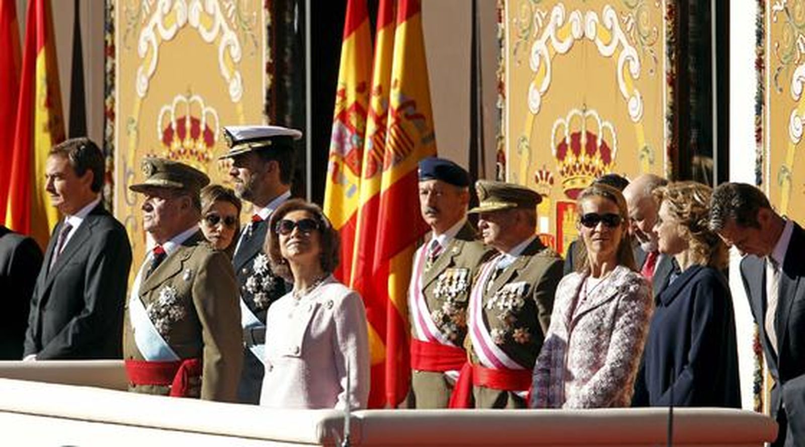 Desfile militar con motivo del día de la Fiesta Nacional. / EFE