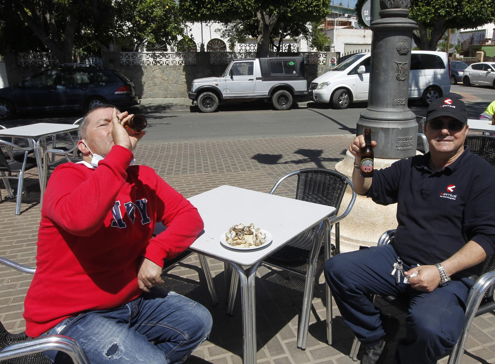 Primer día de apertura de la hostelería en Almería. Coronavirus-COVID-19