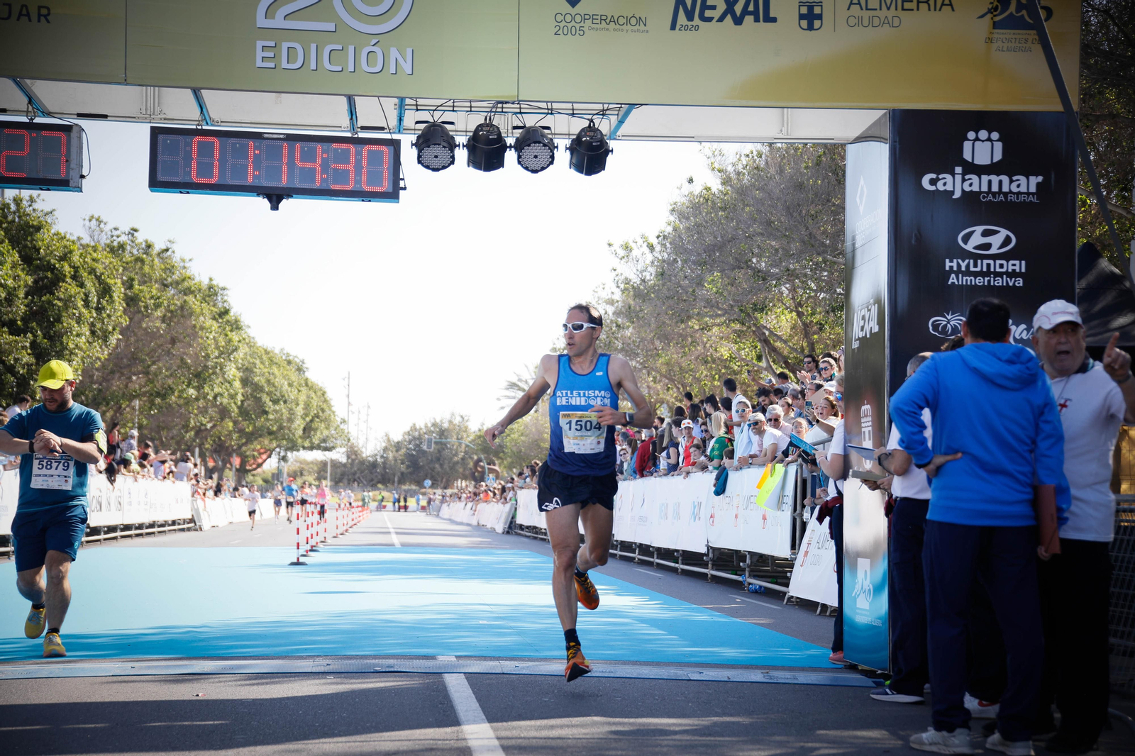 Imágenes de la llegada de la Media maratón Ciudad de Almería