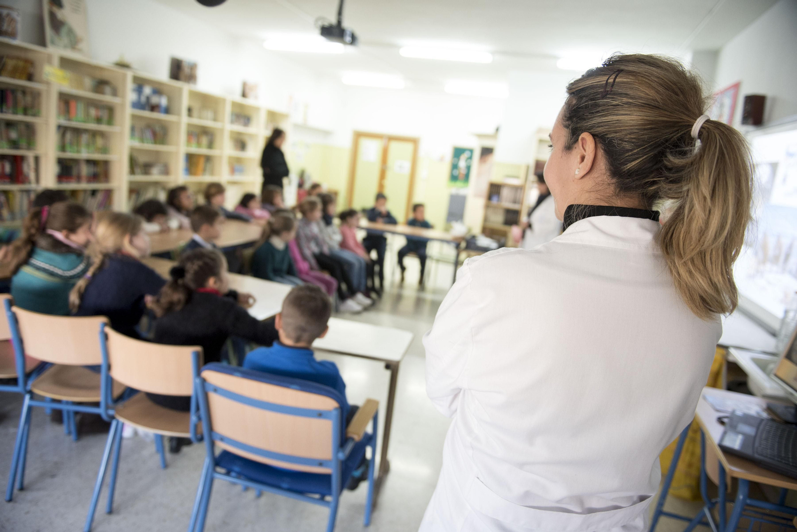 "Se necesitan ingenieras"