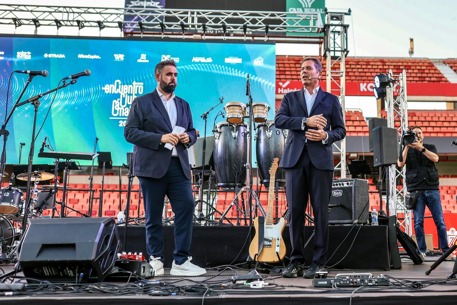 Los Cármenes reúnen a 1200 personas en la celebración de los diez años de reuniones del Club Cámara Granada, en imágenes