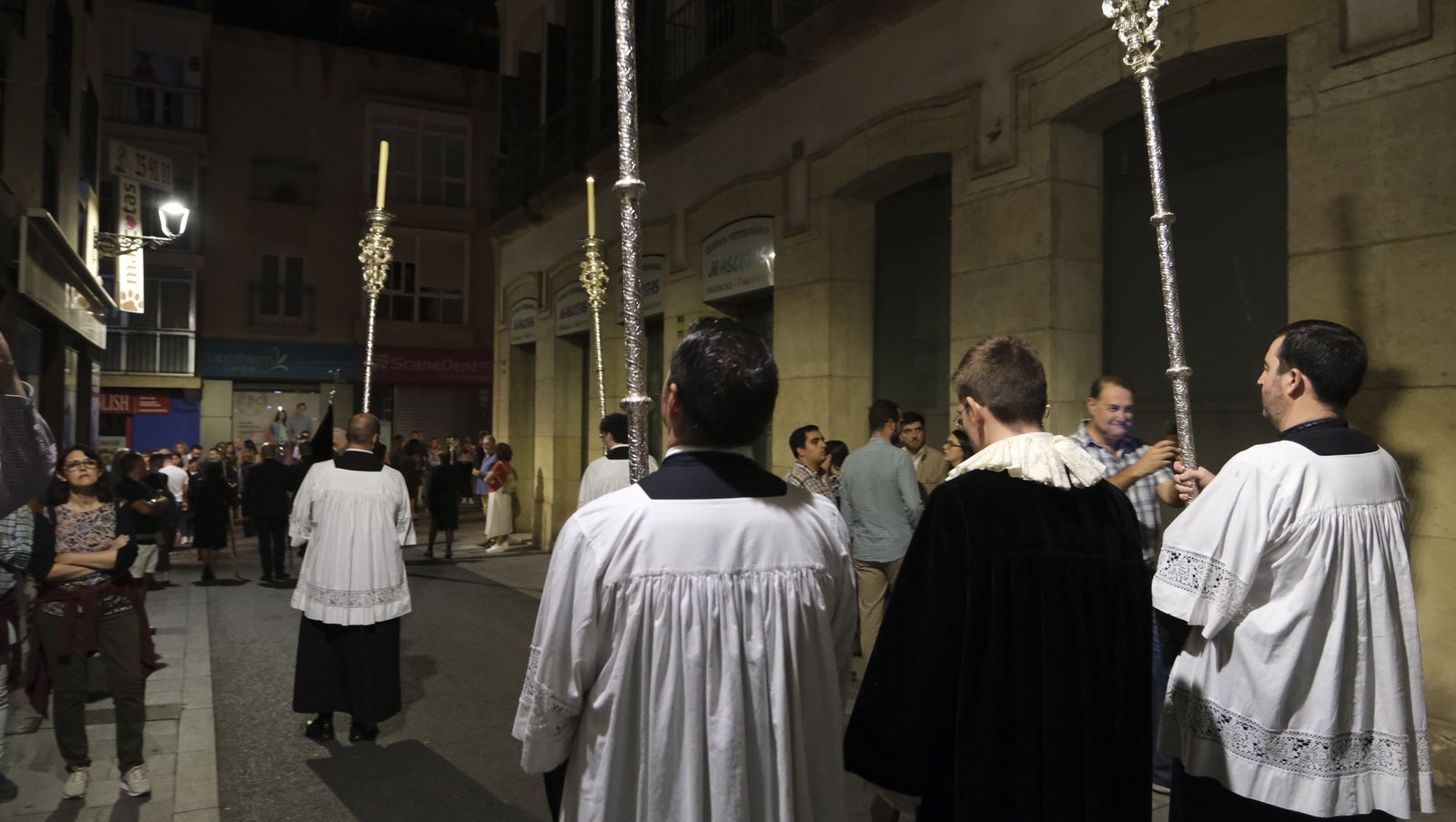 Imágenes de La Magna por las calles de Almería