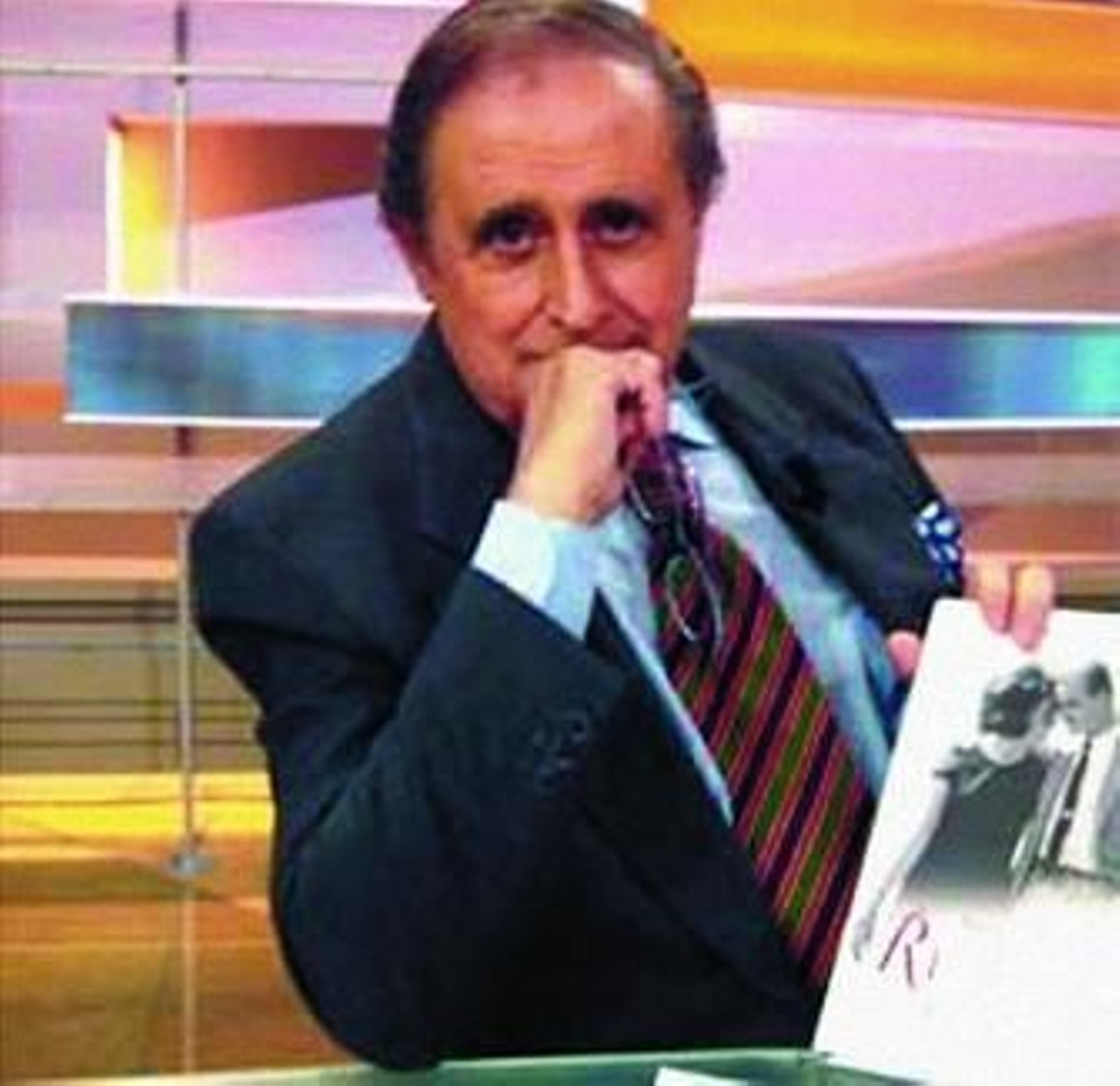 "Las monarquías se han igualado por abajo"