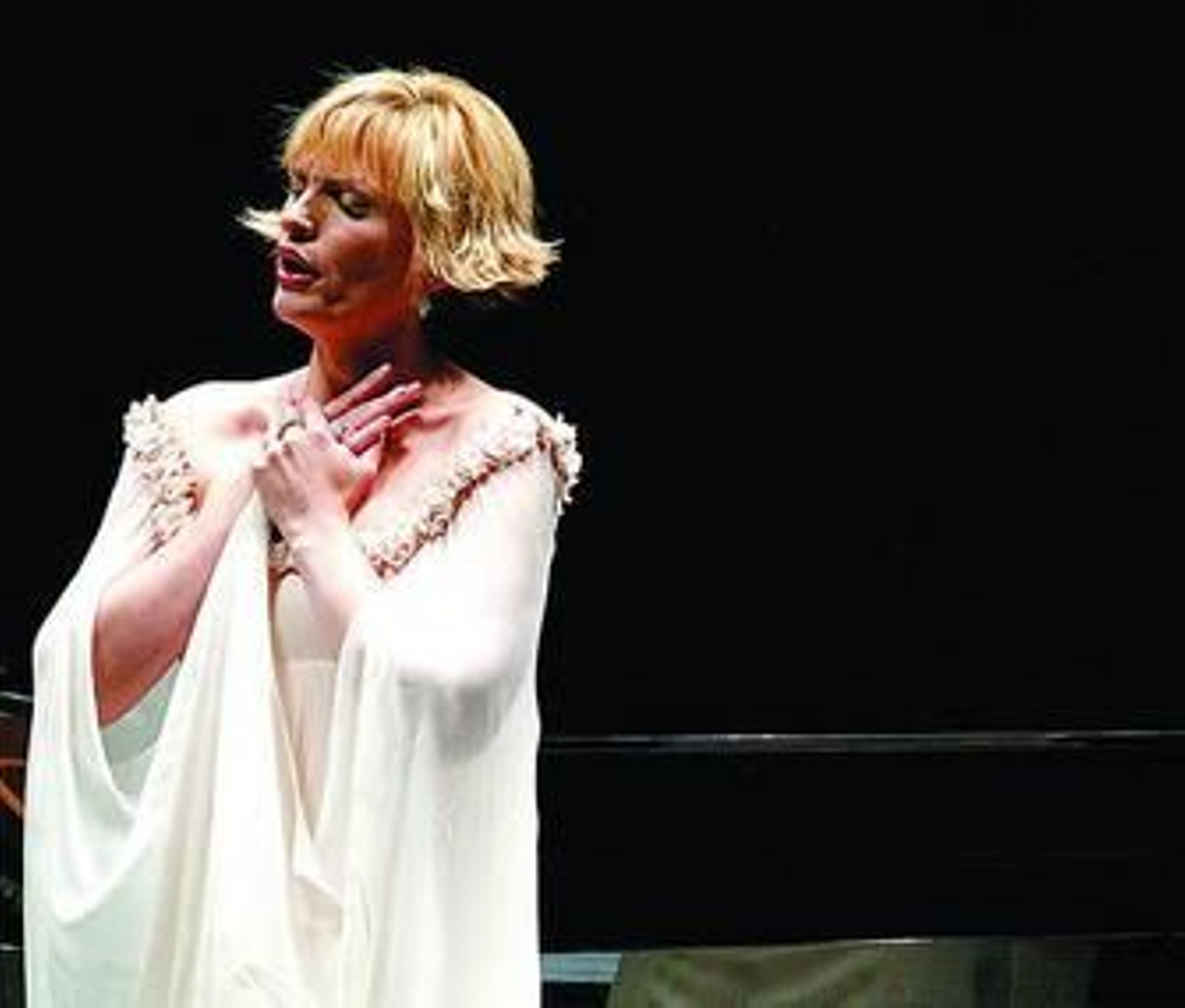 Imagen reciente de una de las actuaciones de la soprano Ainhoa Arteta.