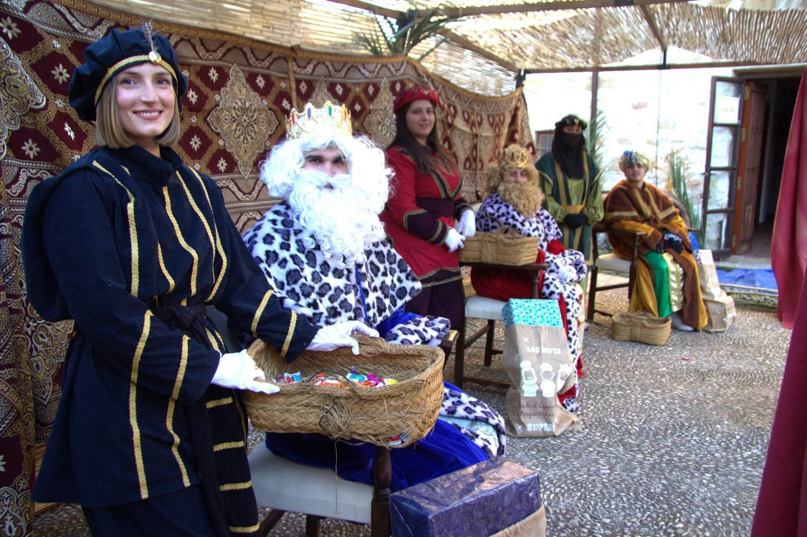 Tampoco podían faltar sus majestades los tres reyes magos de Oriente junto a los Pajes Reales.