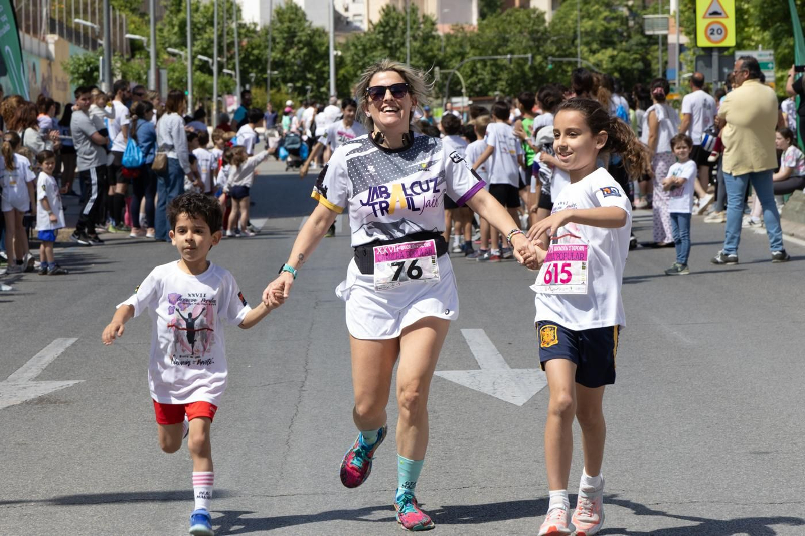 En imágenes: Éxito de participación en la  XXVII Carrera Popular 'Educación por el Deporte'  de Maristas