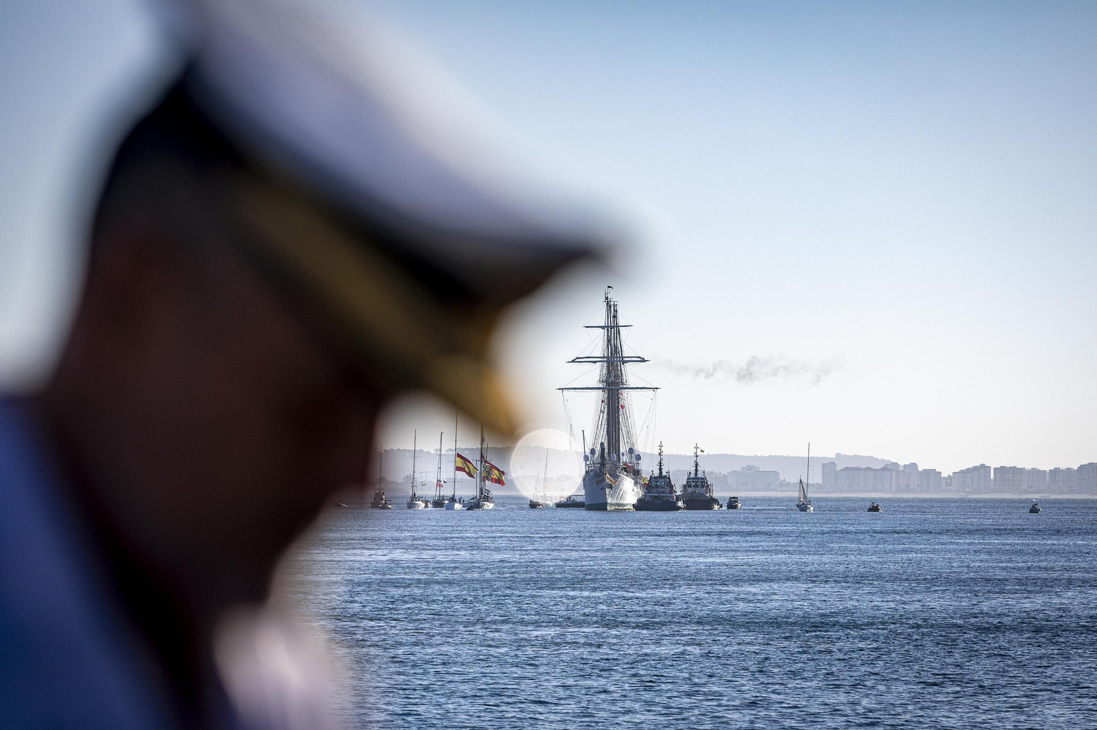 Las imágenes de la llegada del buque 'Juan Sebastián de Elcano' a Cádiz